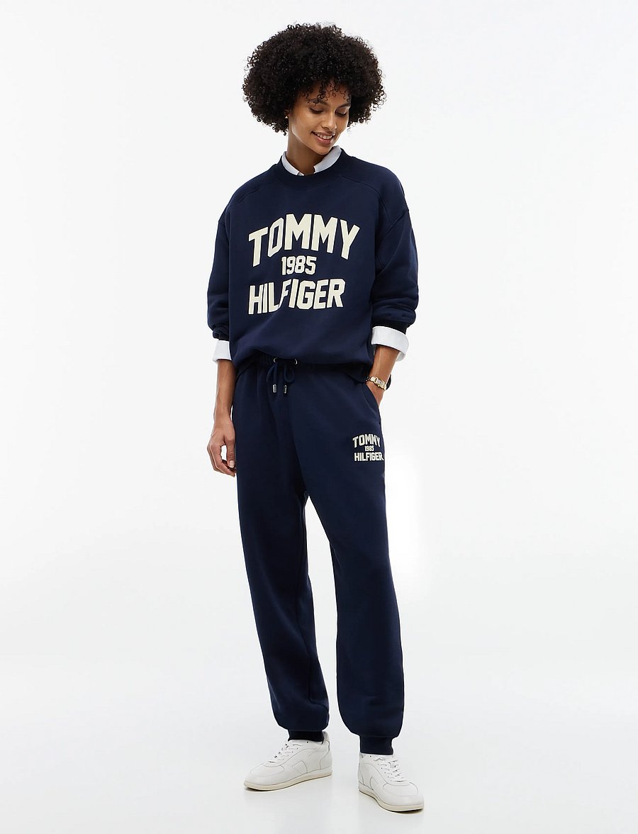 Tommy Hilfiger - VARSITY FLOCK RLXD SWT - igapäevane stiil - dark blue - 4