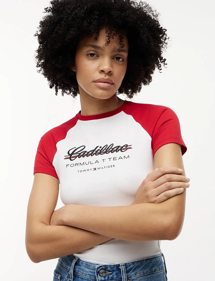 Tommy Hilfiger - TH X CF1 SCRIPT RAGLAN TEE - t-shirts - white red - 0