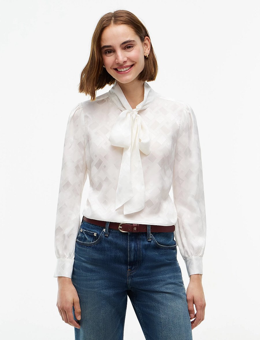 Tommy Hilfiger - FLUID JACQUARD TIE DETAIL SHIRT - långärmade skjortor - ivory silk - 0