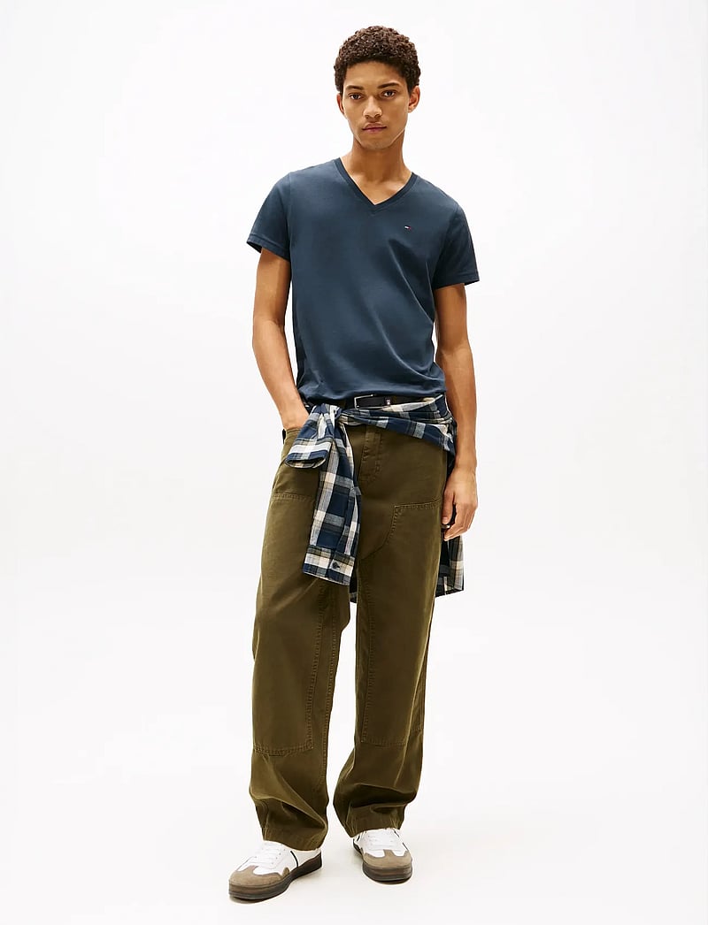 Tommy Jeans - TJM ORIGINAL JERSEY V NECK TEE - v-ringade t-shirts - black iris - 0