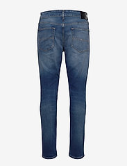 Tommy Jeans - AUSTIN SLIM TAPERED WMBS - slim fit -farkut - wilson mid blue stretch - 1