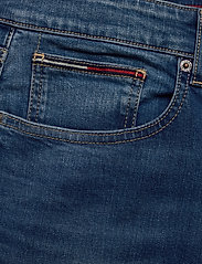 Tommy Jeans - AUSTIN SLIM TAPERED WMBS - džinsa bikses ar tievām starām - wilson mid blue stretch - 2