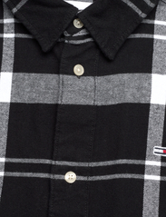 Tommy Jeans - TJM CHECK TWILL SHIRT - checkered shirts - black check - 2