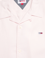 Tommy Jeans - TJM CLSC SOLID CAMP SHIRT - kortärmade t-shirts - faint pink - 2