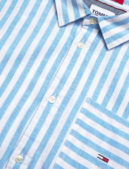 Tommy Jeans - TJM RLX SS STRIPE LINEN SHIRT - short-sleeved t-shirts - skysail / stripe - 3