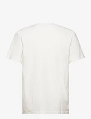 Tommy Jeans - TJM RLX LUXE VARSITY TEE - kortärmade t-shirts - ancient white - 1