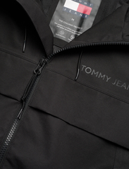 Tommy Jeans - TJM TECH OUTDOOR CHICAGO EXT - spring jackets - black - 2