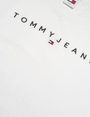 Tommy Jeans - TJM REG LINEAR LOGO TEE EXT - kortärmade t-shirts - white - 2