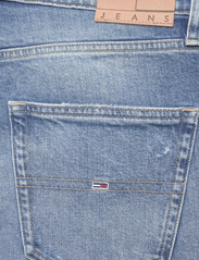 Tommy Jeans - DAD JEAN RGLR TPRD AH7139 - tapered jeans - denim light - 4