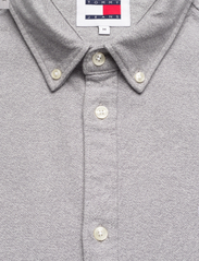 Tommy Jeans - TJM REG BRUSHED GRINDLE SHIRT - basic skjortor - silver grey htr - 2