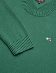 Tommy Jeans - TJM SLIM ESSNTLS C-NECK SWEATER - knitted round necks - court green - 2