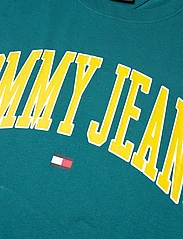 Tommy Jeans - TJM REG POPCOLOR VARSITY TEE EXT - zemākās cenas - timeless teal - 2