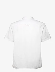 Tommy Jeans - TJM LINEN BLEND CAMP SHIRT EXT - kortærmede t-shirts - white - 1