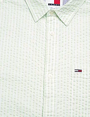 Tommy Jeans - TJM REG STRIPE SEERSUCKER SHIRT - kortærmede t-shirts - white / opal green - 2