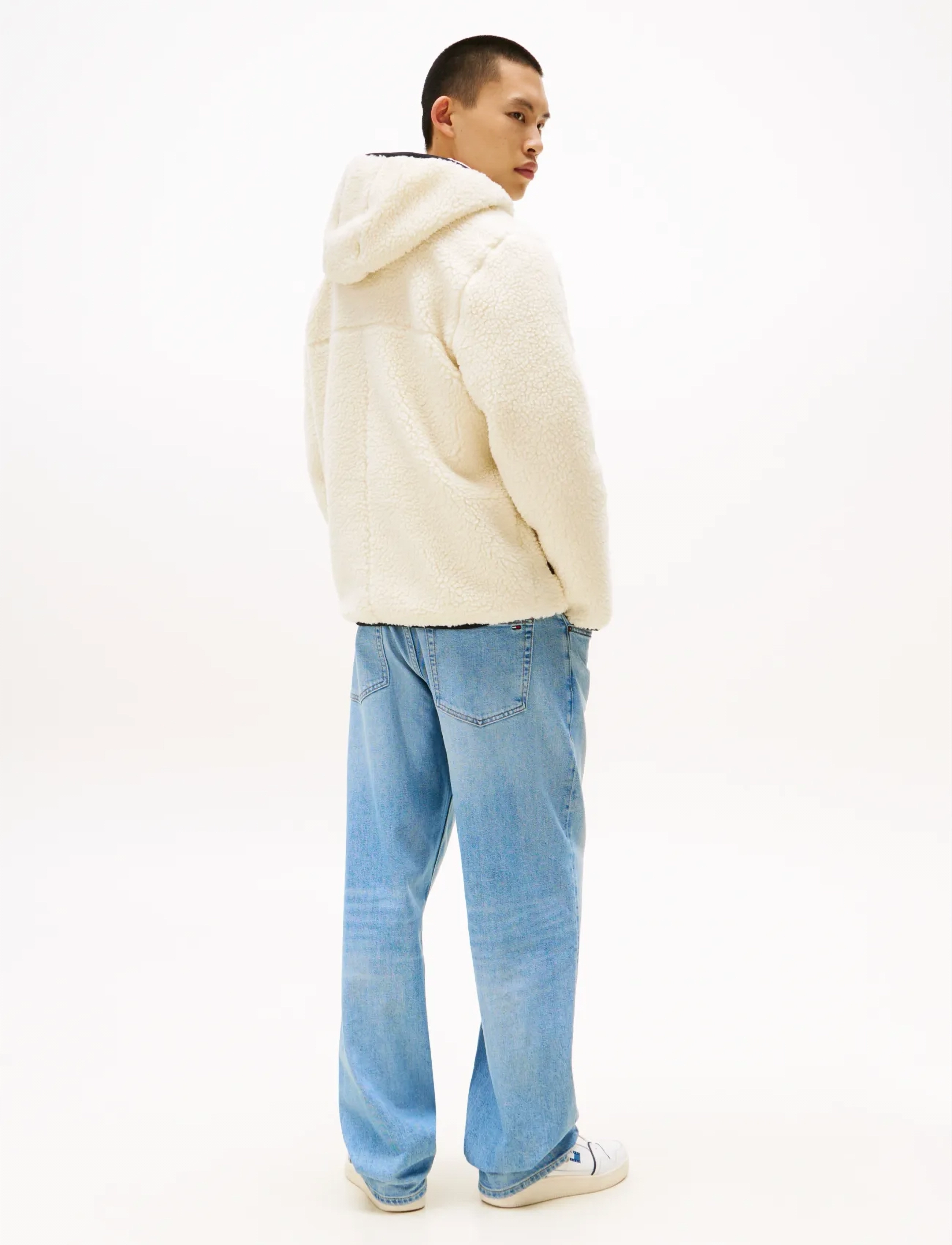 Tommy Jeans - TJM REG BADGE TEDDY ZIP TRU EXT - plīša džemperi - desert sand dune - 3