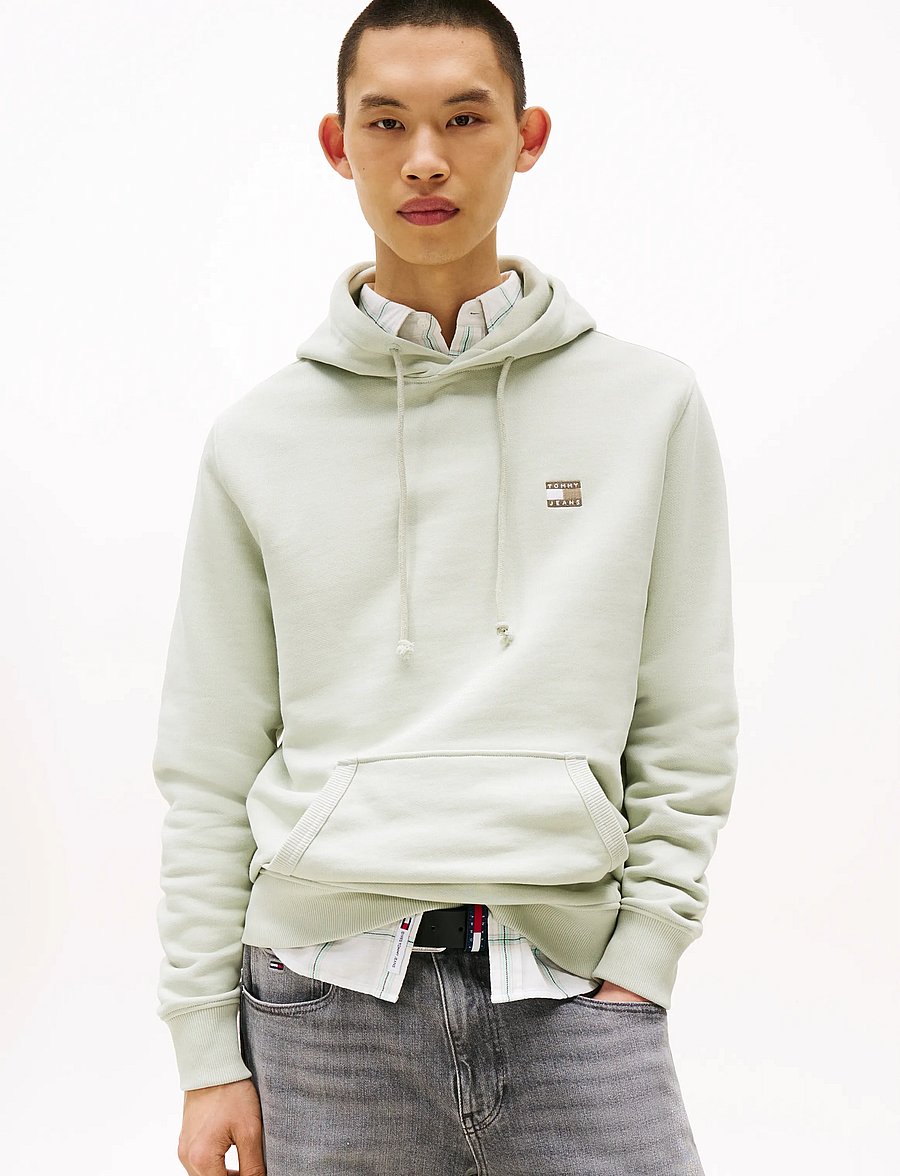 Tommy Jeans - TJM REG BADGE HOODIE EXT - pirkt pēc stila - misty sage tonal - 0