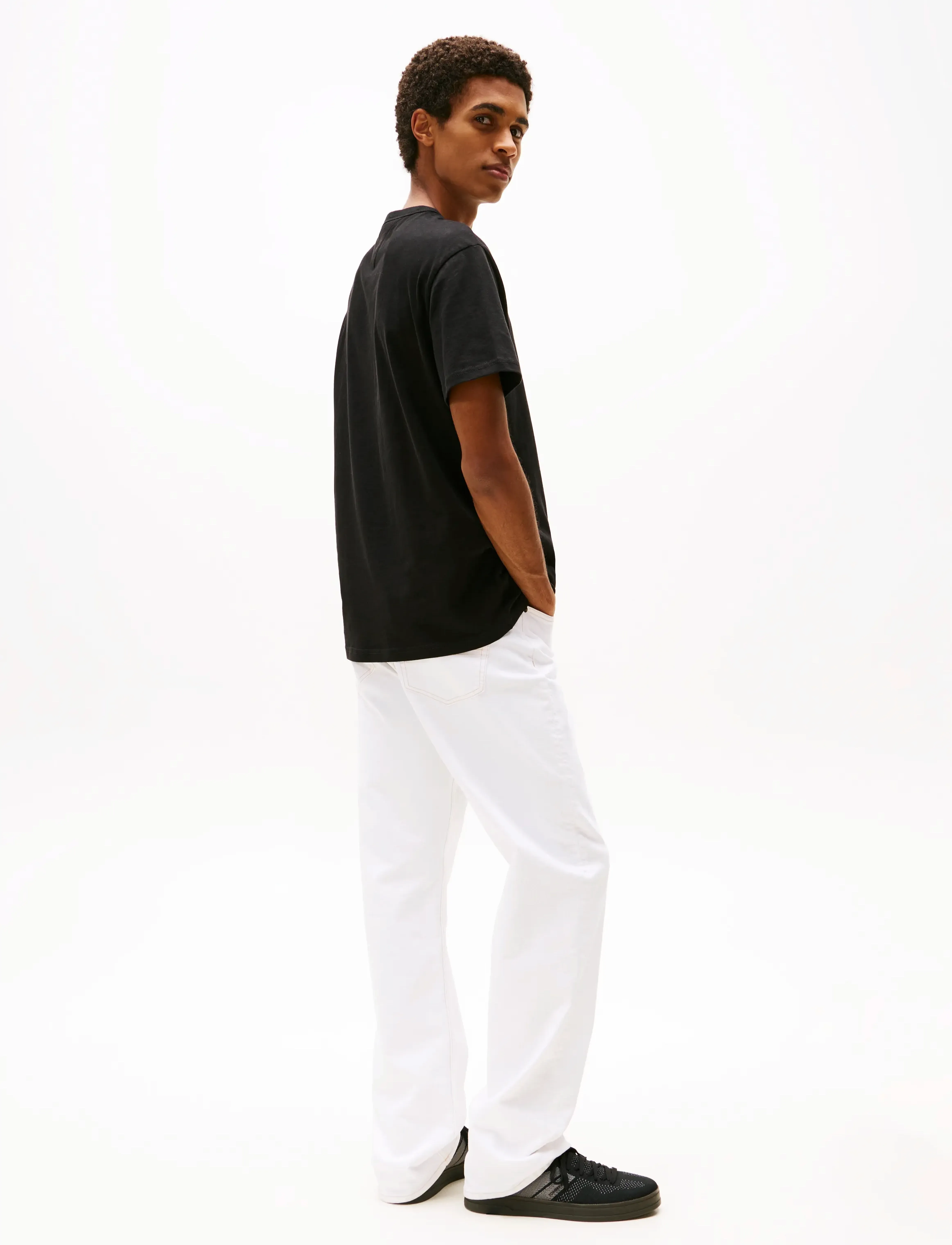 T-shirts med korta ärmar Tommy Jeans TJM REG BADGE TEE EXT 7