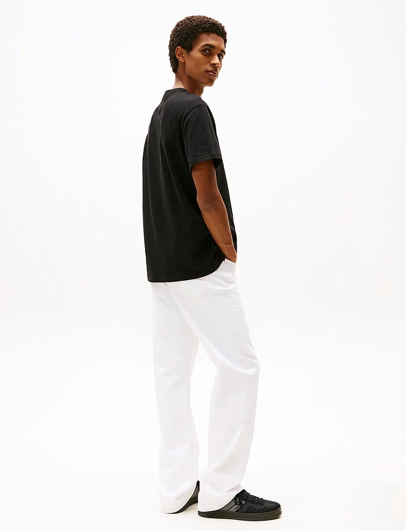 Tommy Jeans - TJM REG BADGE TEE EXT - kortärmade t-shirts - black - 4