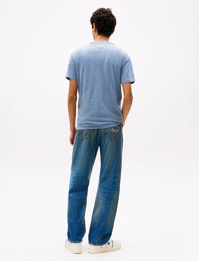 Tommy Jeans - TJM REG BADGE TEE EXT - kortärmade t-shirts - blue moment htr tonal - 4