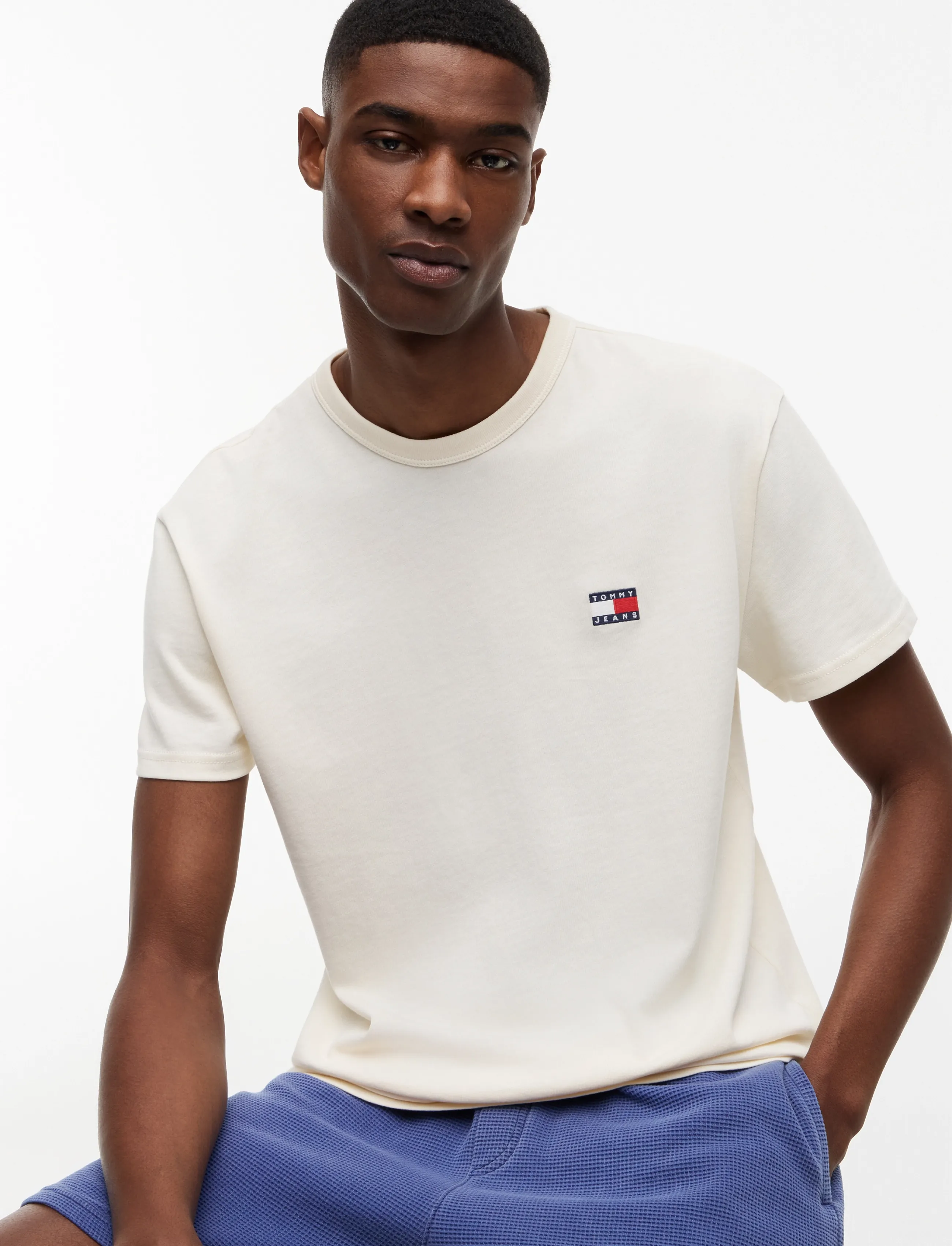 Tommy Jeans - TJM REG BADGE TEE EXT - kortärmade t-shirts - calico - 3