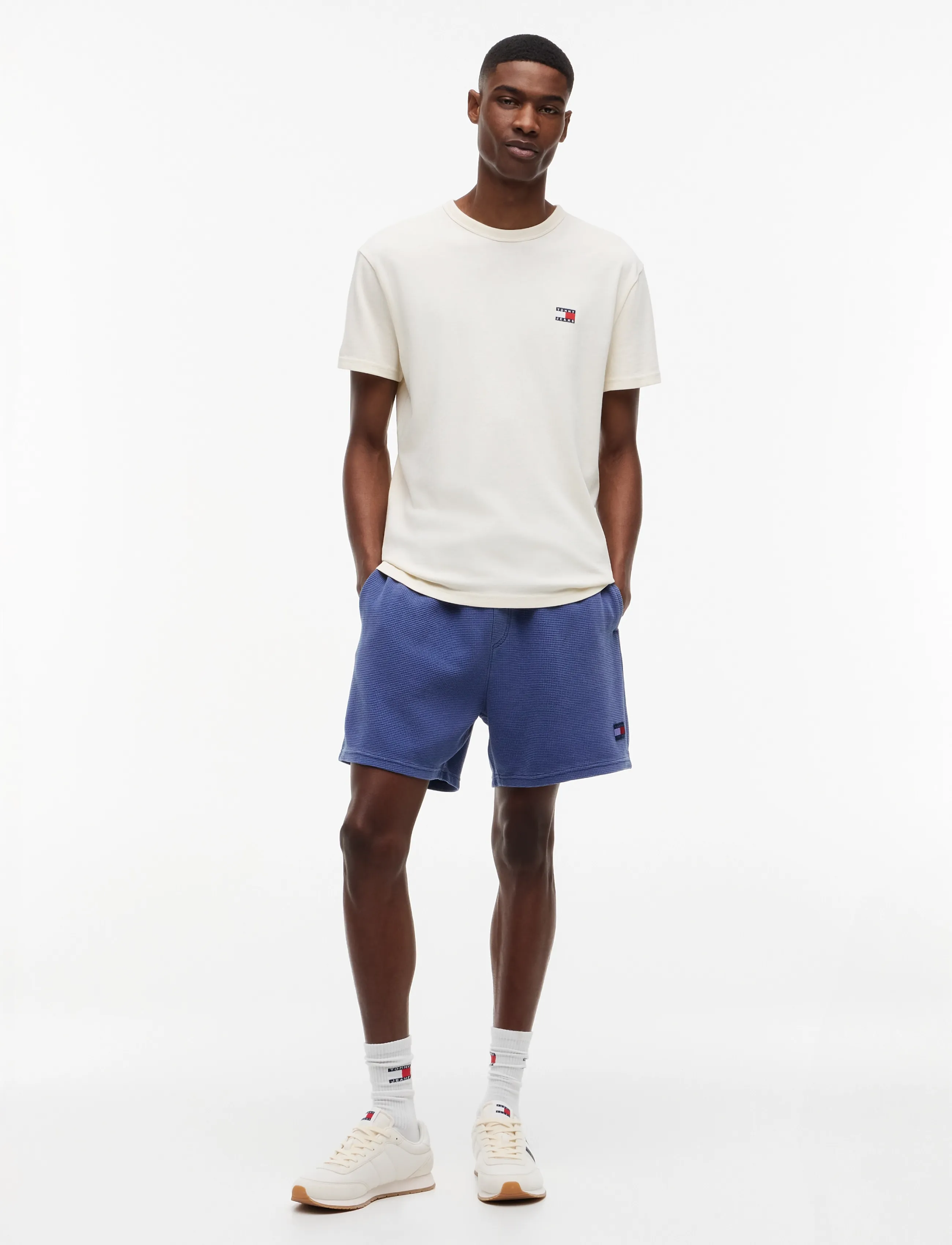 Tommy Jeans - TJM REG BADGE TEE EXT - kortärmade t-shirts - calico - 4