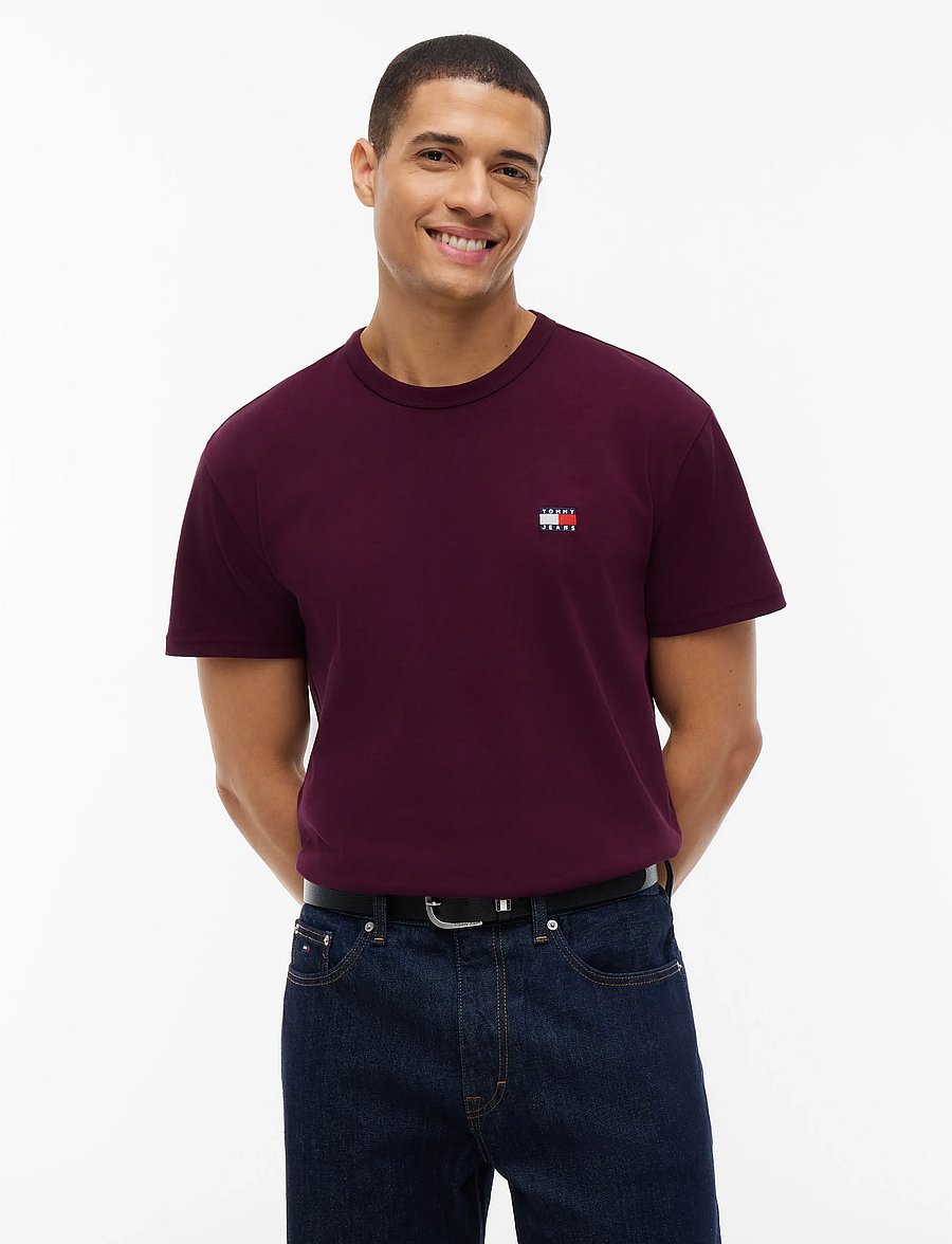 Tommy Jeans - TJM REG BADGE TEE EXT - lühikeste varrukatega t-särgid - calypso berry - 0