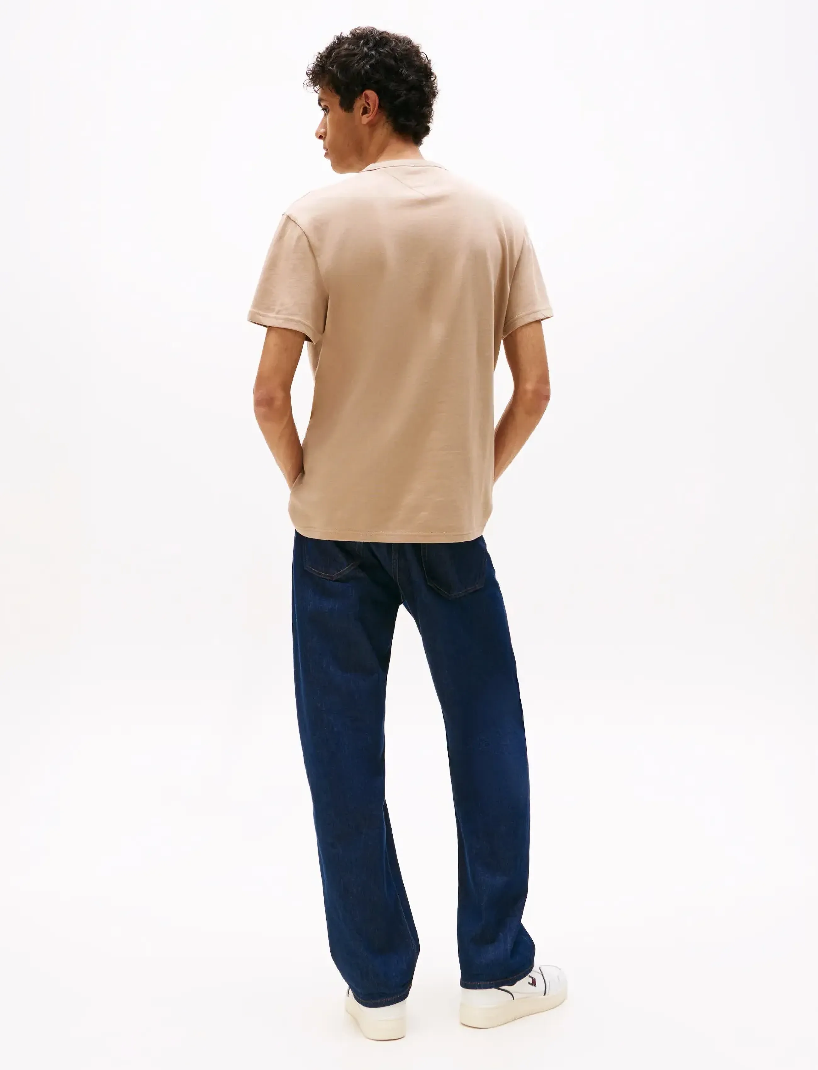 Tommy Jeans - TJM REG BADGE TEE EXT - short-sleeved t-shirts - coastal taupe tonal - 3