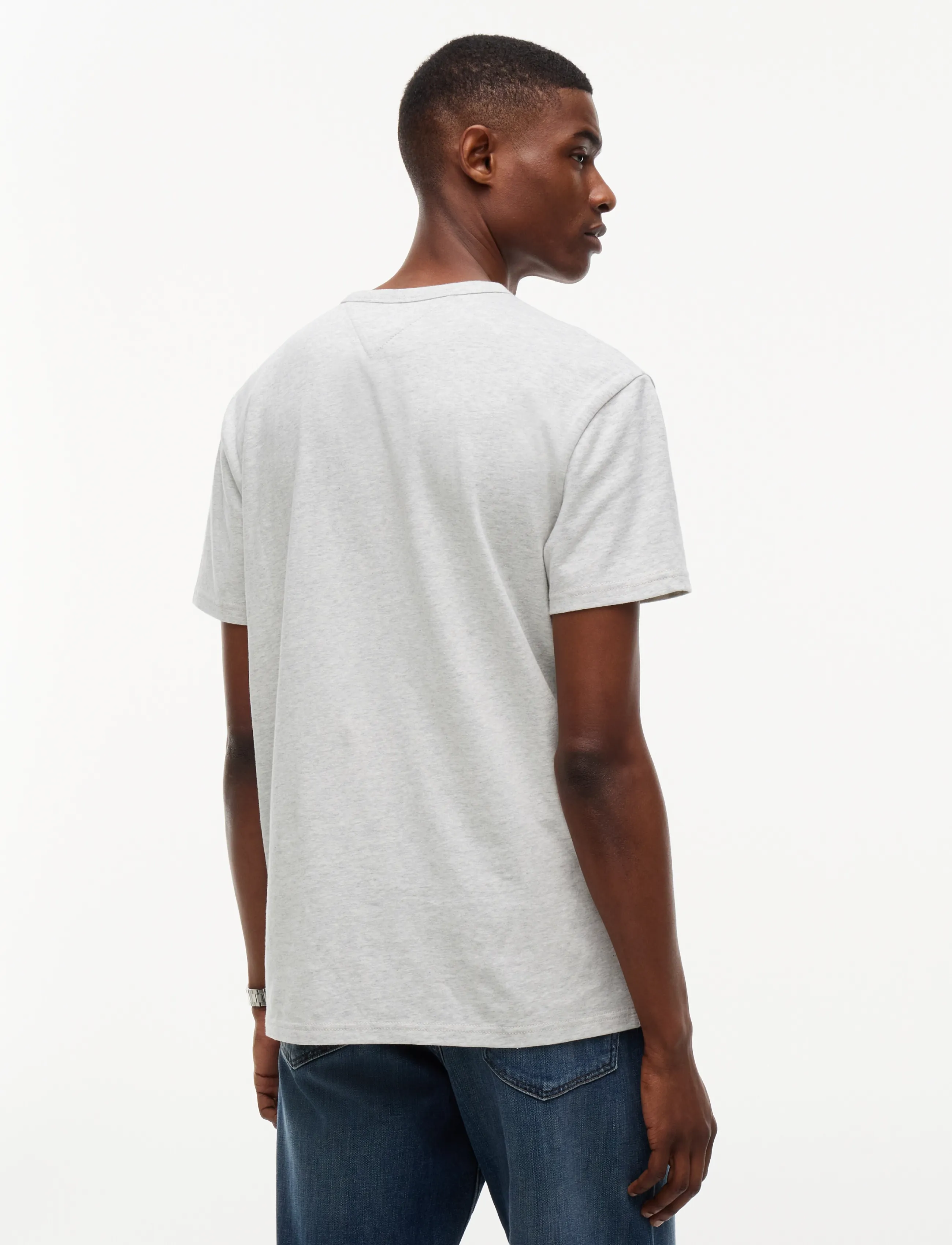 Tommy Jeans - TJM REG BADGE TEE EXT - kurzärmelige t-shirts - ice grey heather - 2