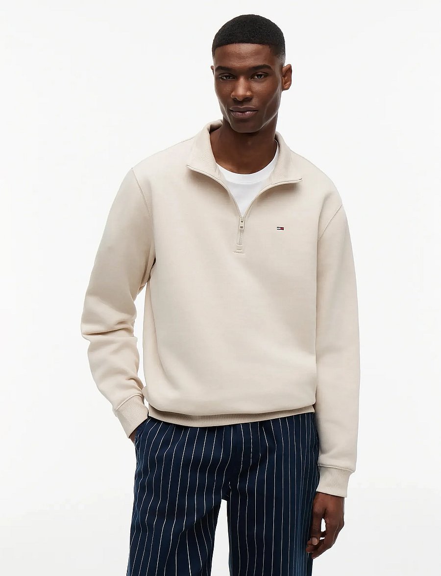 Tommy Jeans - TJM REG FLEECE 1/4ZIP MOCK EXT - fleecetrøjer - classic beige - 0