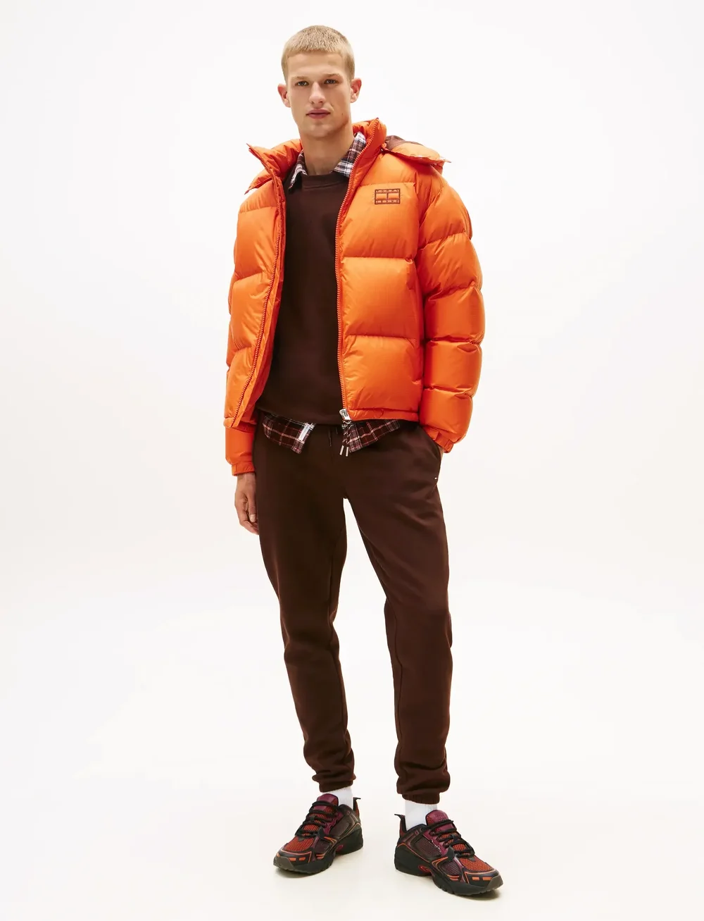 Tommy Jeans - TJM SLIM S FLAG SWEATPANT EXT - sportiska stila bikses - rich brown - 0