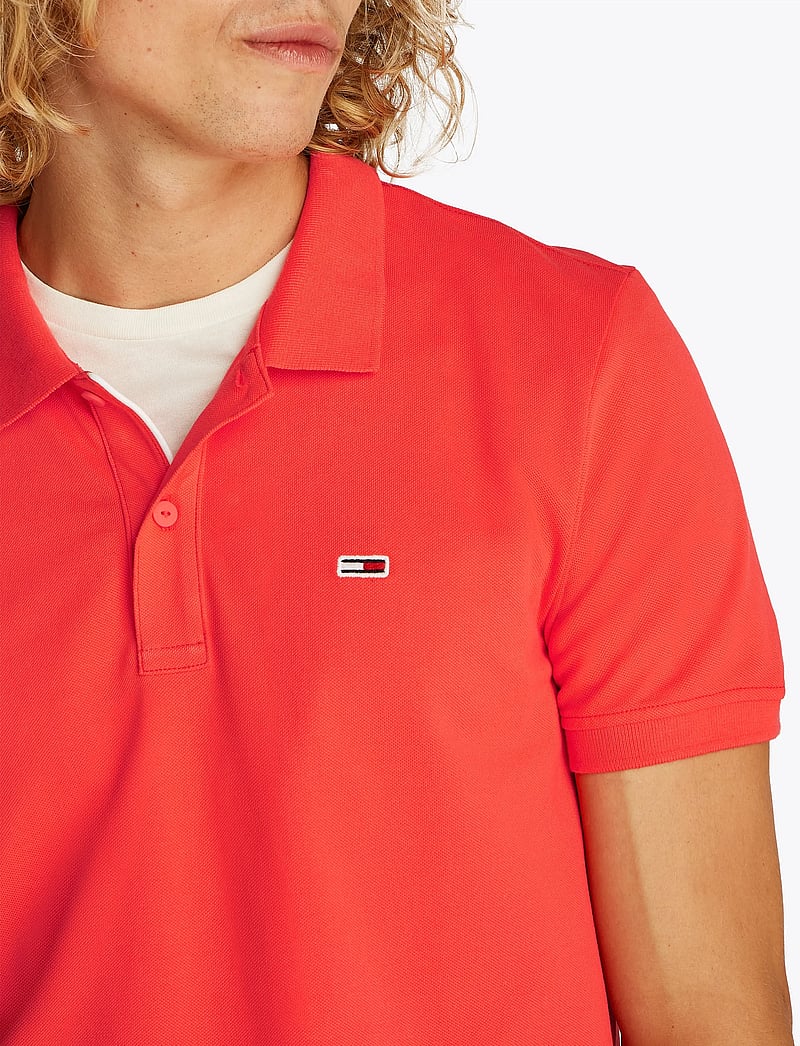 Tommy Jeans - TJM SLIM PLACKET POLO EXT - lühikeste varrukatega polod - bright vermillion - 5