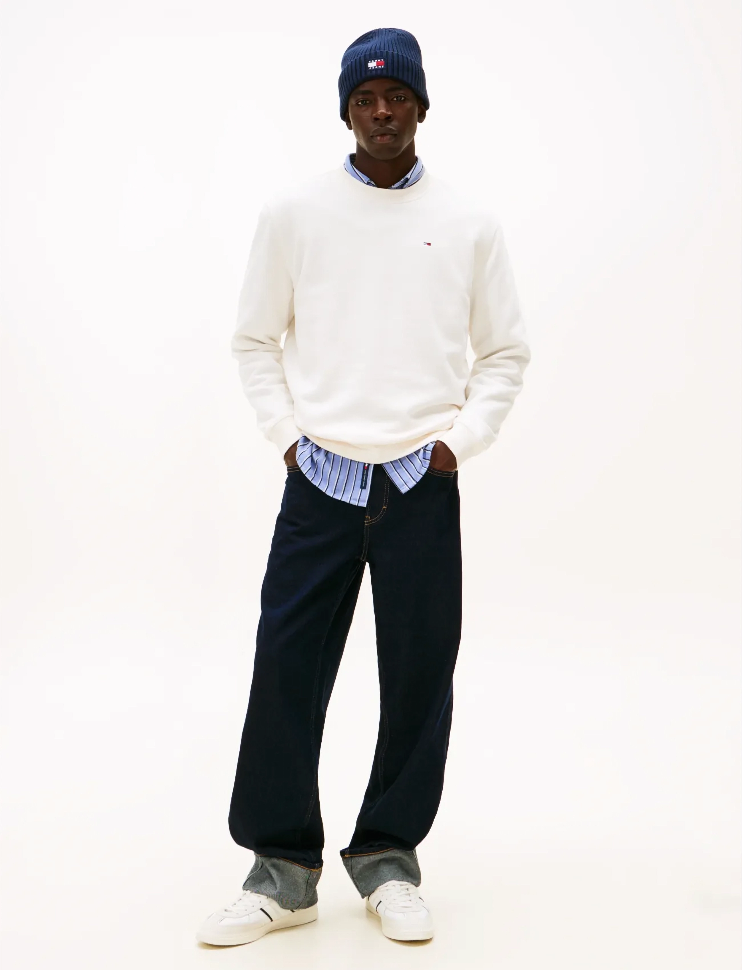 Tommy Jeans - TJM REG S FLAG CREW - feriefavoritter - ancient white - 2
