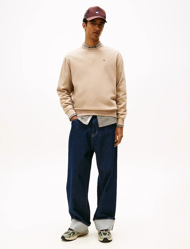 Tommy Jeans - TJM REG S FLAG CREW - sweatshirts - coastal taupe - 2