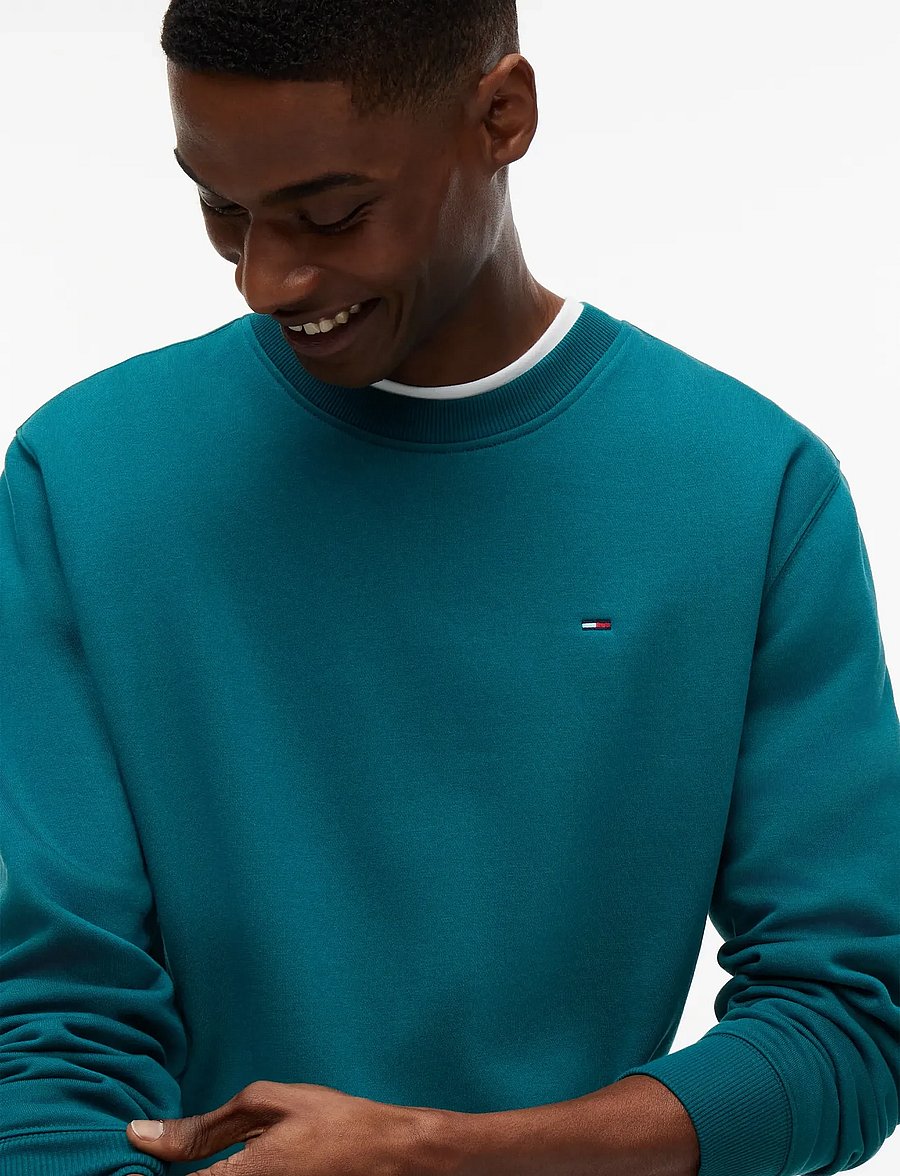 Tommy Jeans - TJM REG S FLAG CREW - feriefavoritter - polar teal - 3