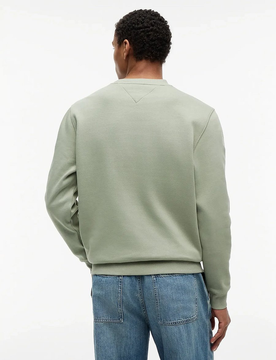 Tommy Jeans - TJM REG S FLAG CREW - feriefavoritter - spring olive - 2