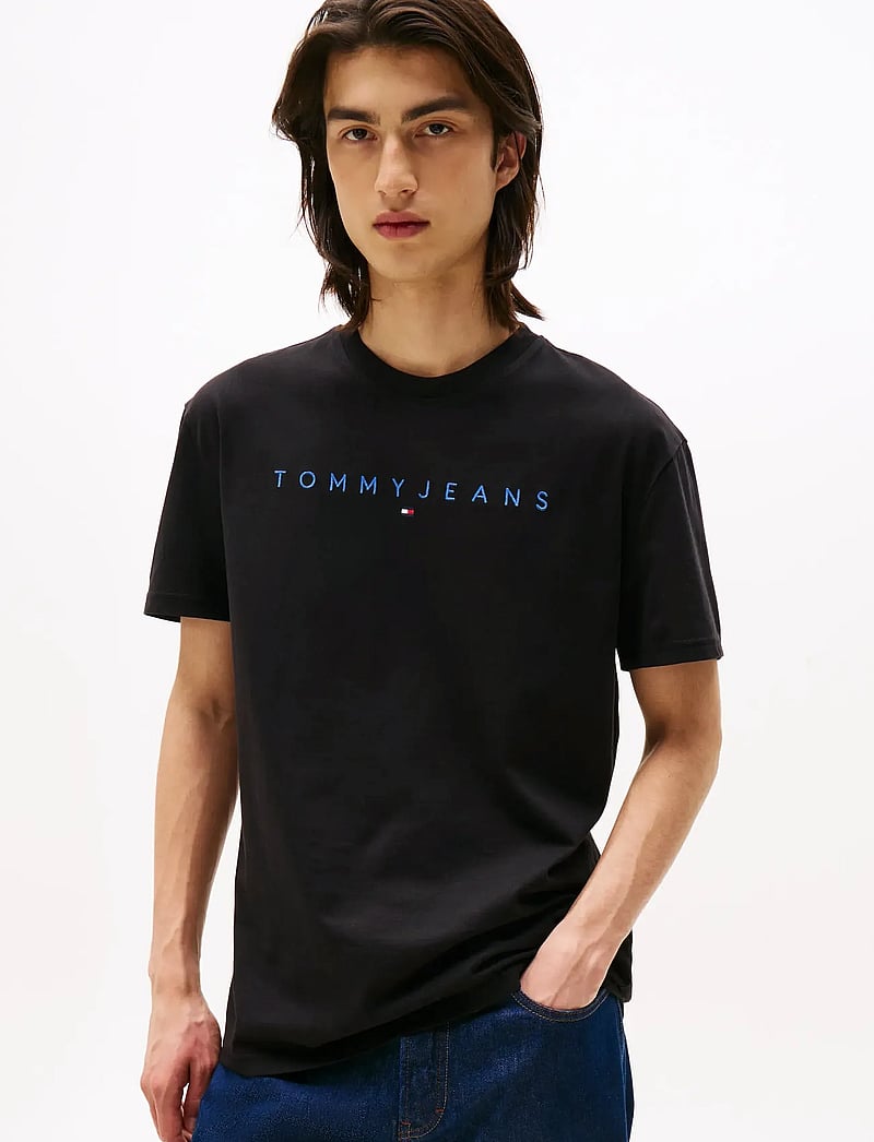 Tommy Jeans - TJM REG LINEAR LOGO TEE EXT - kortærmede t-shirts - black multi - 0