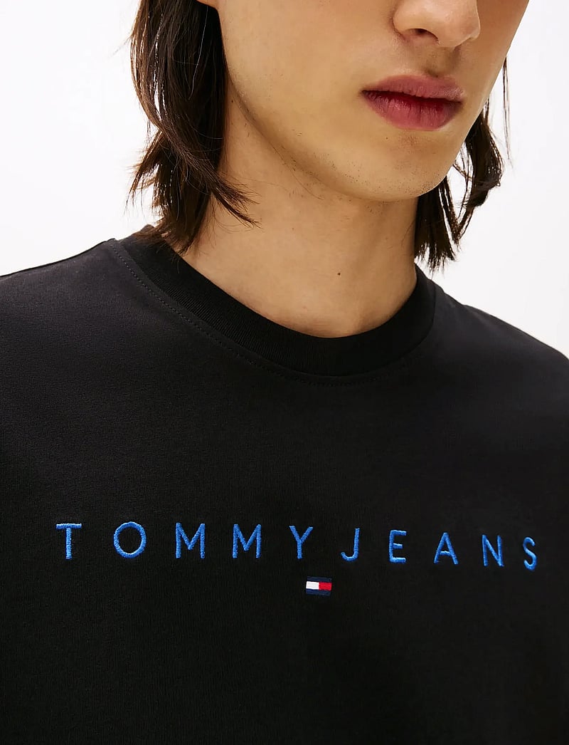Tommy Jeans - TJM REG LINEAR LOGO TEE EXT - kortærmede t-shirts - black multi - 4