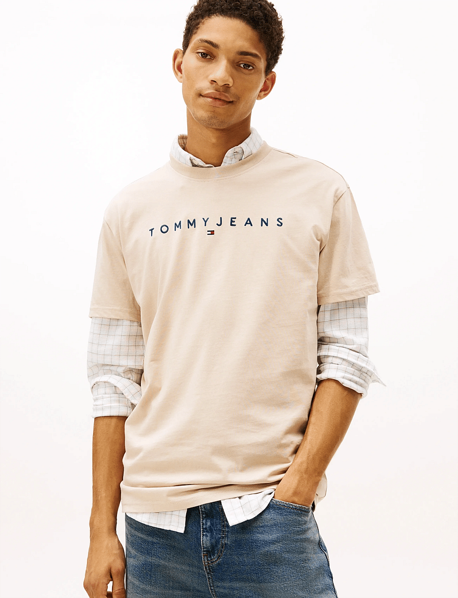 Tommy Jeans - TJM REG LINEAR LOGO TEE EXT - kurzärmelige t-shirts - gulf sand - 0