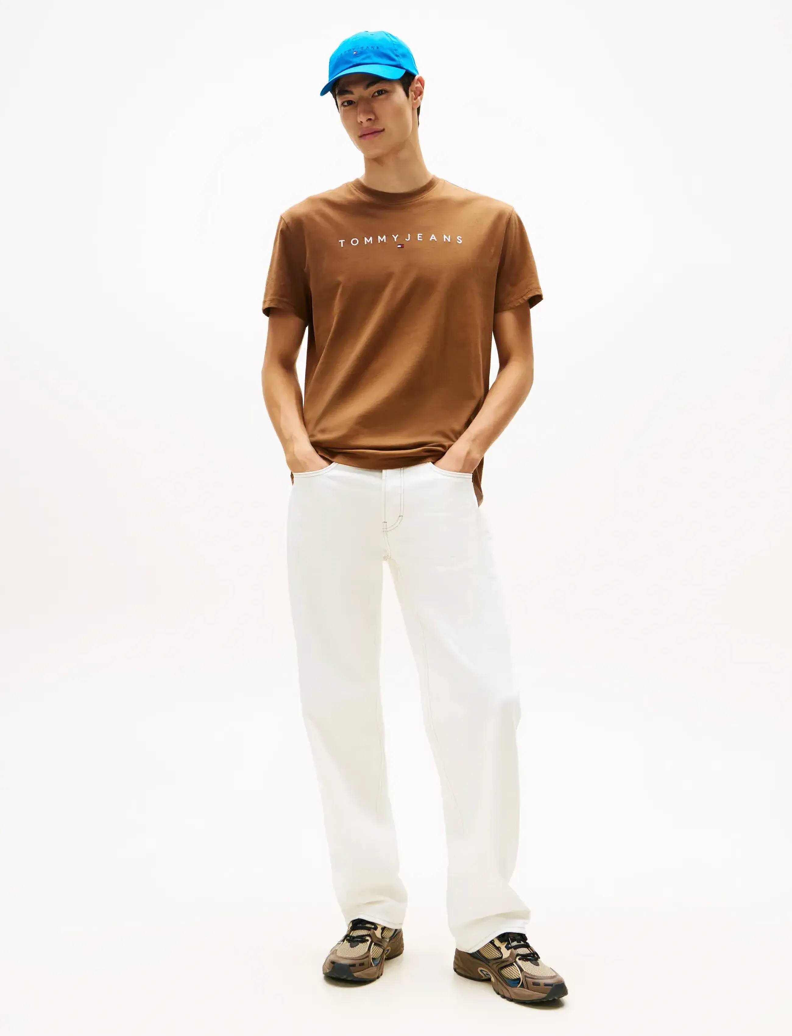 Tommy Jeans - TJM REG LINEAR LOGO TEE EXT - kortärmade t-shirts - pecan nut multi - 2