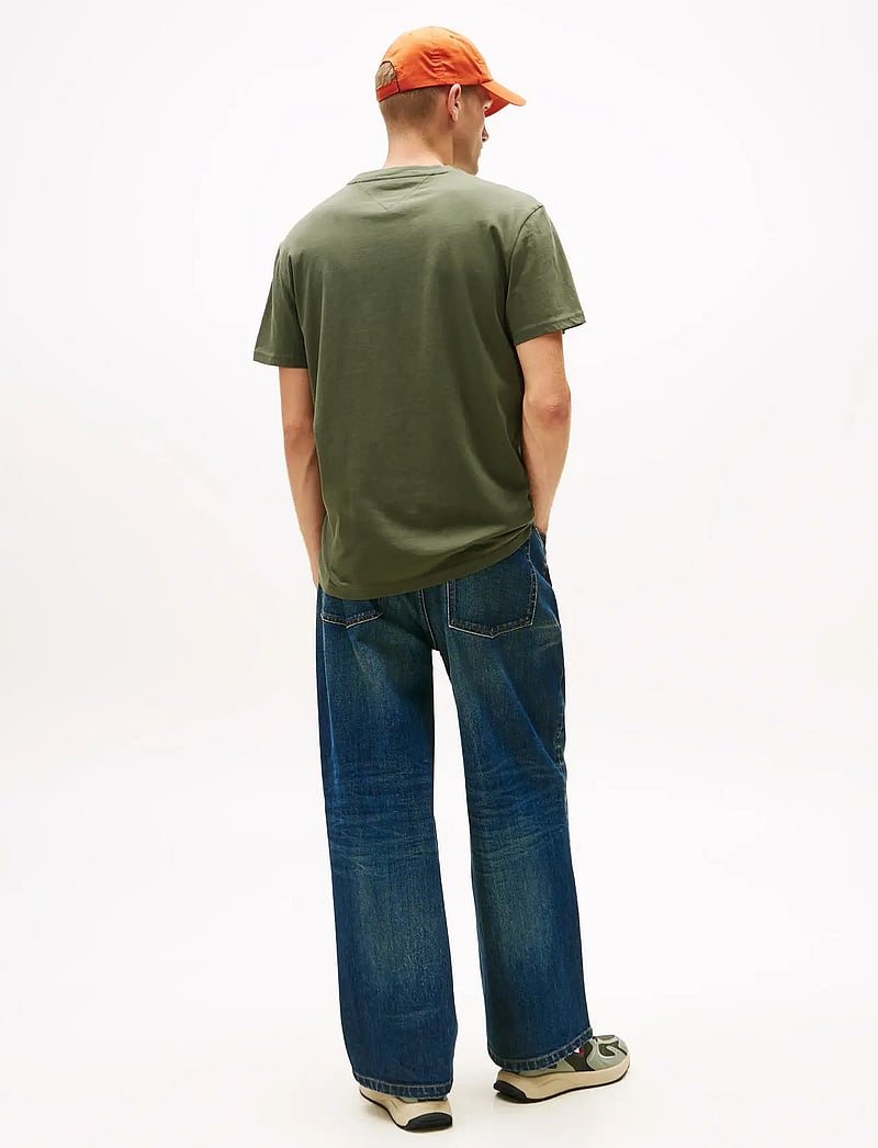 Tommy Jeans - TJM REG LINEAR LOGO TEE EXT - lühikeste varrukatega t-särgid - pewter green multi - 4