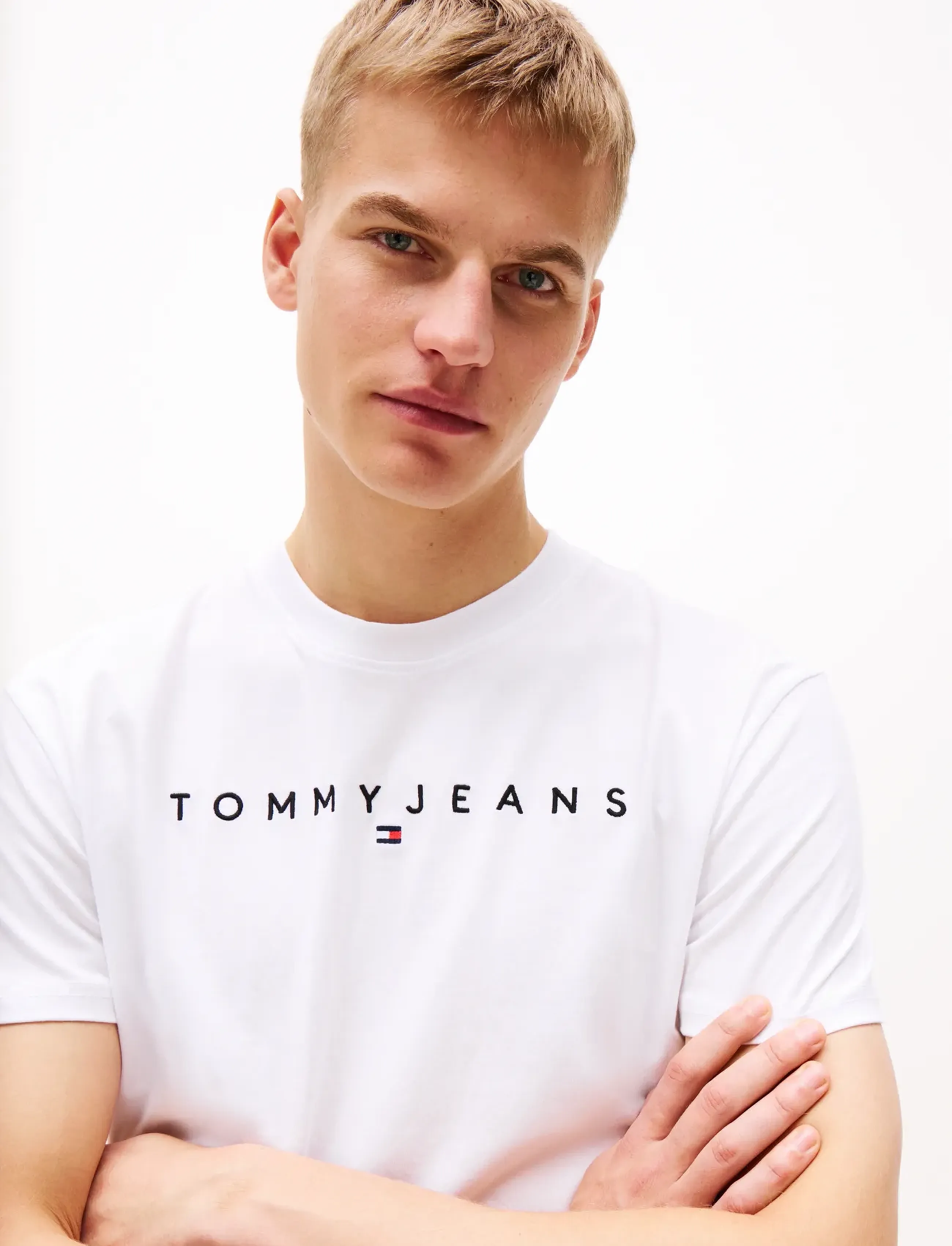 Tommy Jeans - TJM REG LINEAR LOGO TEE EXT - krótki rękaw - white - 4