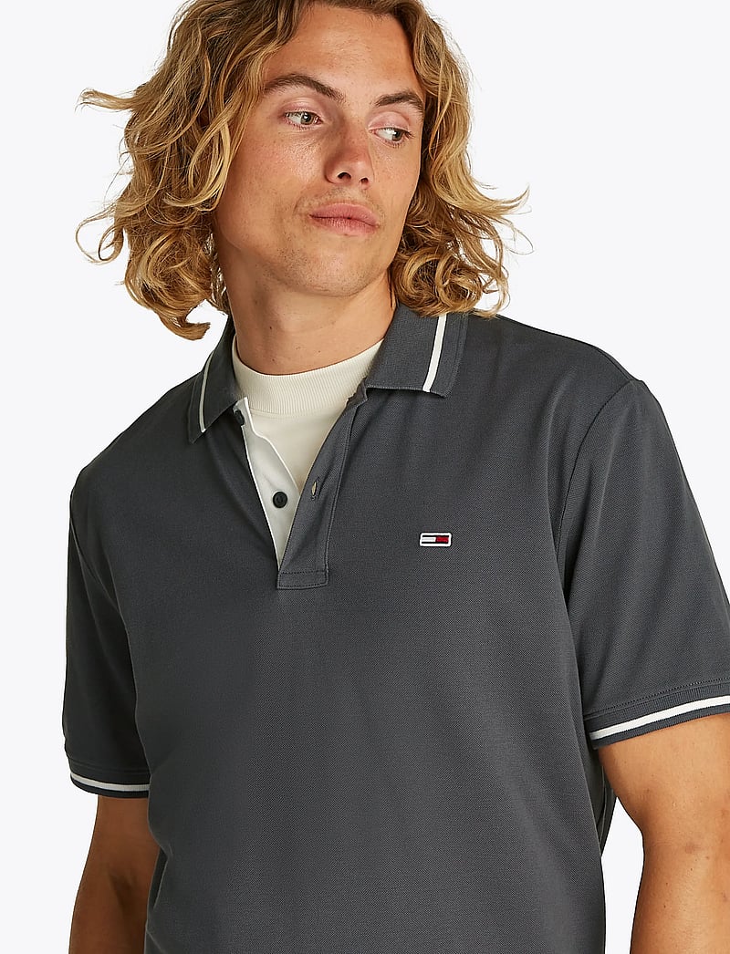 Tommy Jeans - TJM REG TIPPED POLO - kurzärmelig - washed black - 5