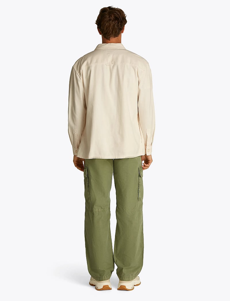 Tommy Jeans - TJM COTTON SLUB LS OVERSHIRT EXT - overshirts - ancient white - 3