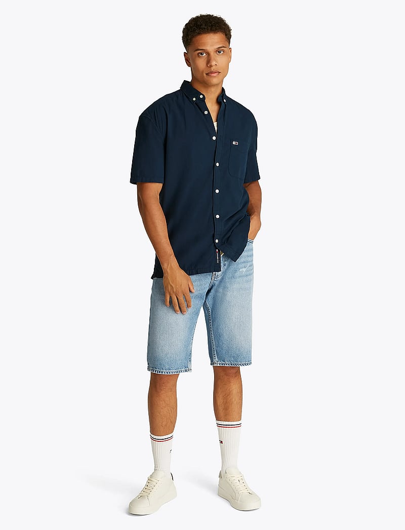 Tommy Jeans - TJM REG SEERSUCKER SS SHIRT - kortærmede skjorter - dark night navy - 4