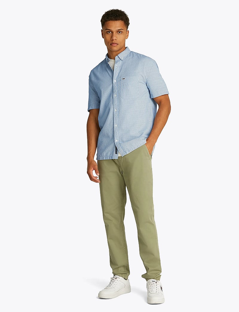 Tommy Jeans - TJM REG SEERSUCKER STP SS SHIRT - kortærmede skjorter - colorado blue stripes - 4
