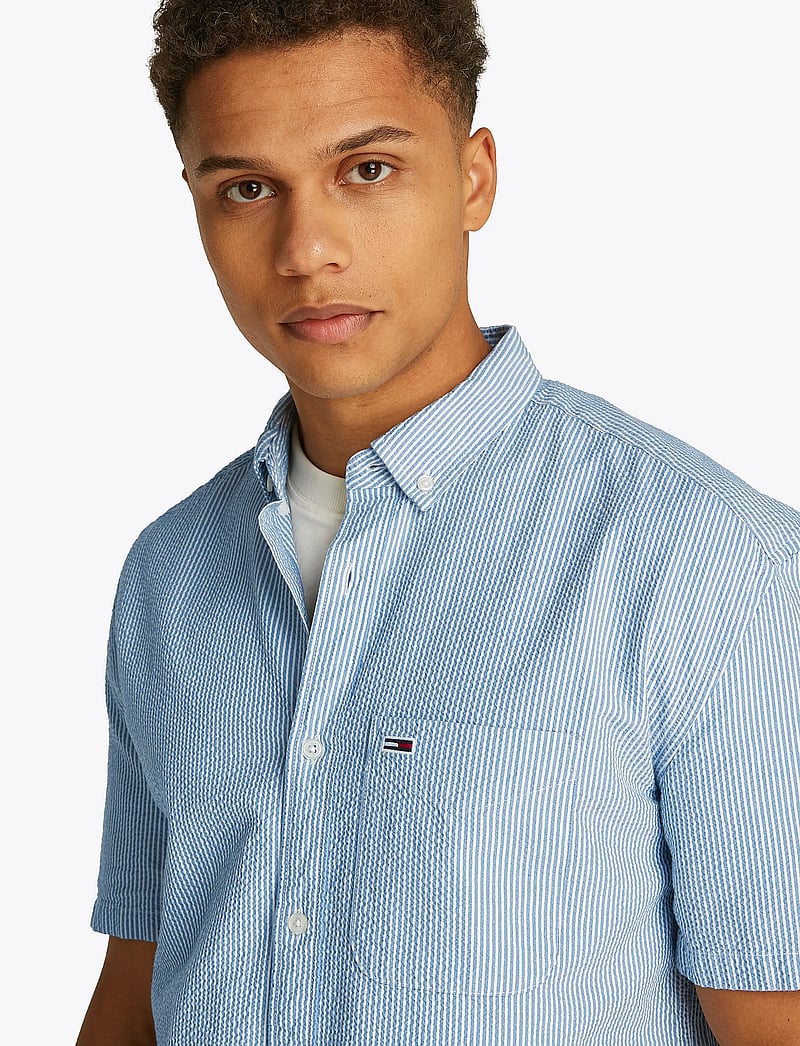 Tommy Jeans - TJM REG SEERSUCKER STP SS SHIRT - kortærmede skjorter - colorado blue stripes - 5