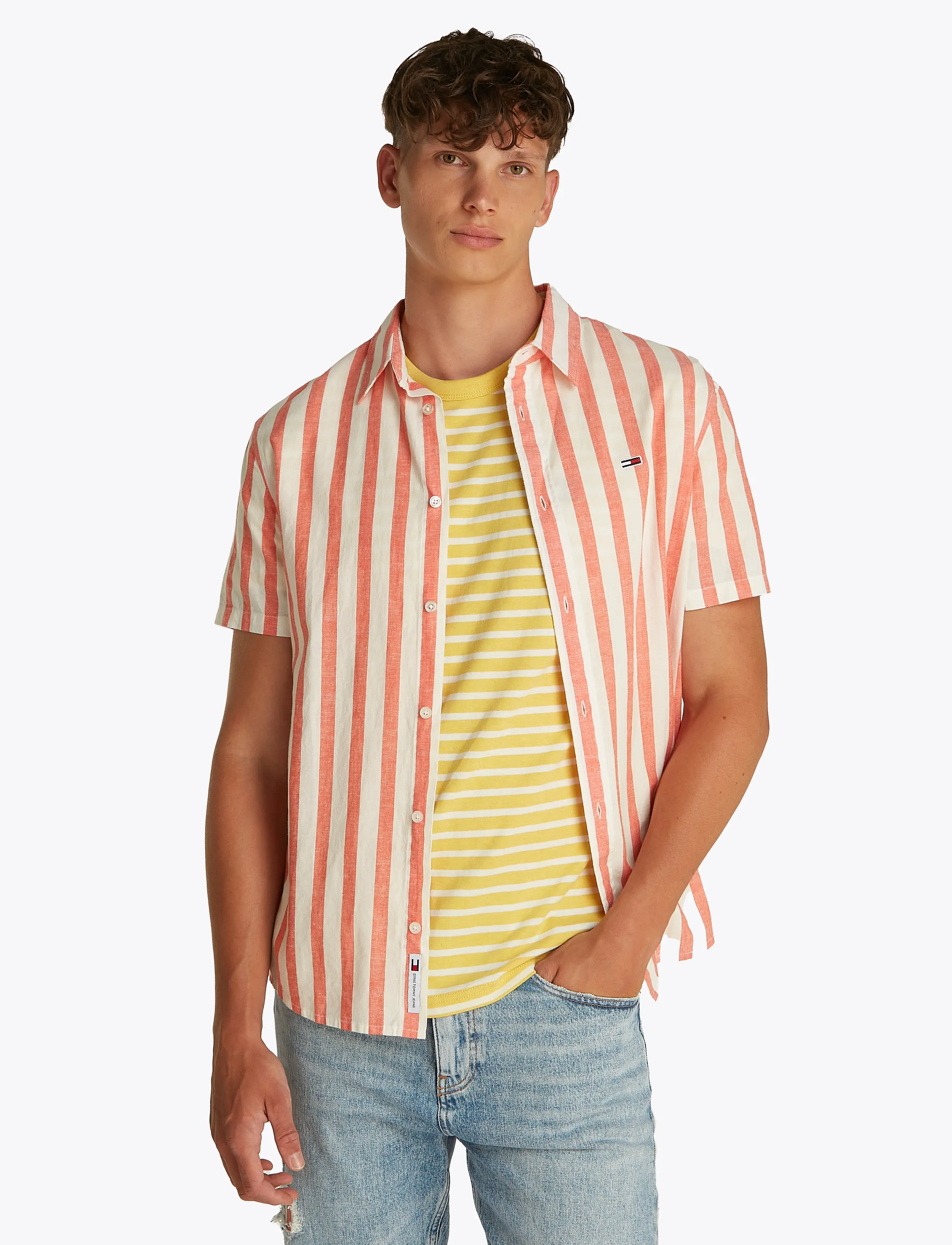 Tommy Jeans TJM REG LINEN BLEND STP SS SHIRT - Hemden - ECRU / BRIGHT VERMILLION / red