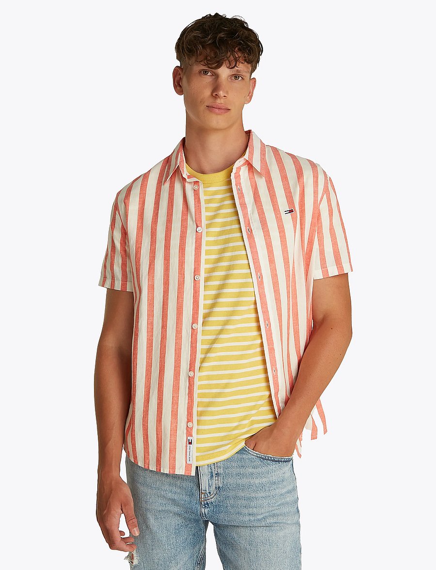 Tommy Jeans - TJM REG LINEN BLEND STP SS SHIRT - gestreifte hemden - ecru / bright vermillion - 0