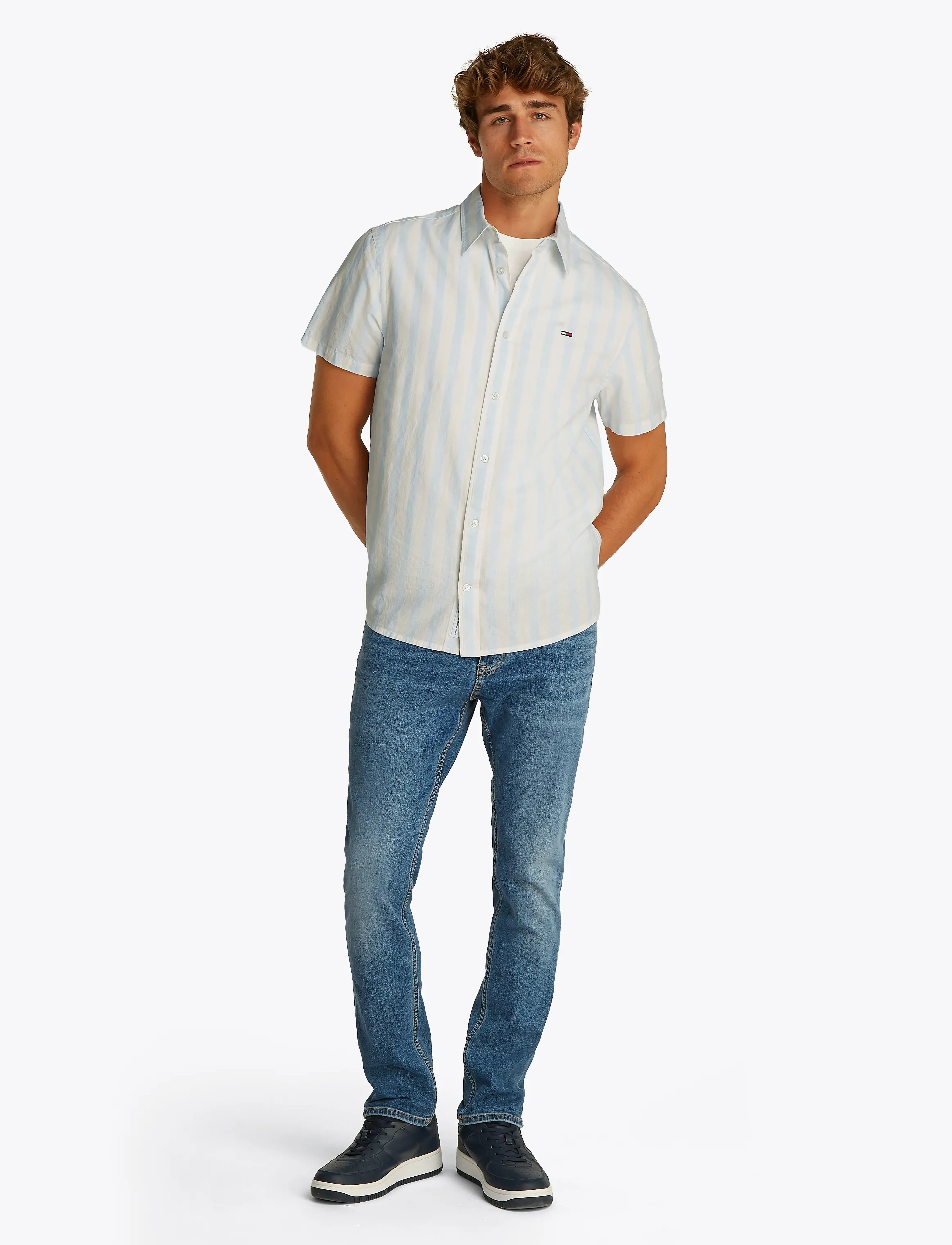 Tommy Jeans - TJM REG LINEN BLEND STP SS SHIRT - stribede skjorter - sweet blue / ecru - 4