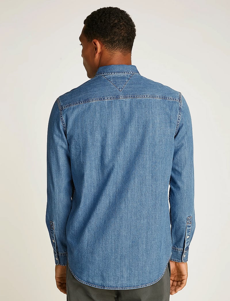 Tommy Jeans - RGLR FIT SHIRT MID BLUE - jeanshemden - denim medium - 3